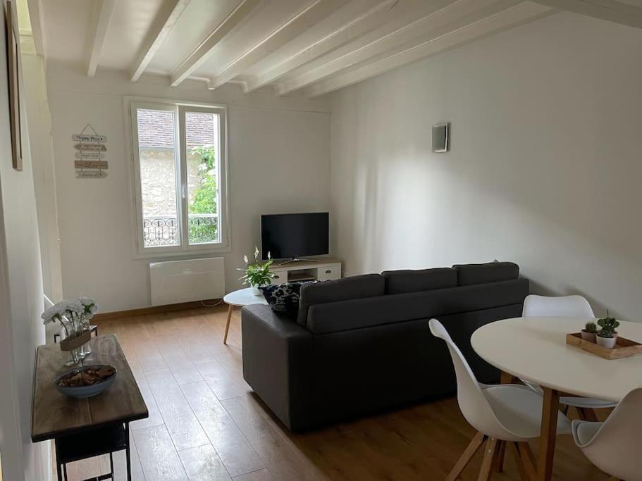 Tiny Paradise - 2 Bedrooms Apartment Montigny-sur-Loing المظهر الخارجي الصورة
