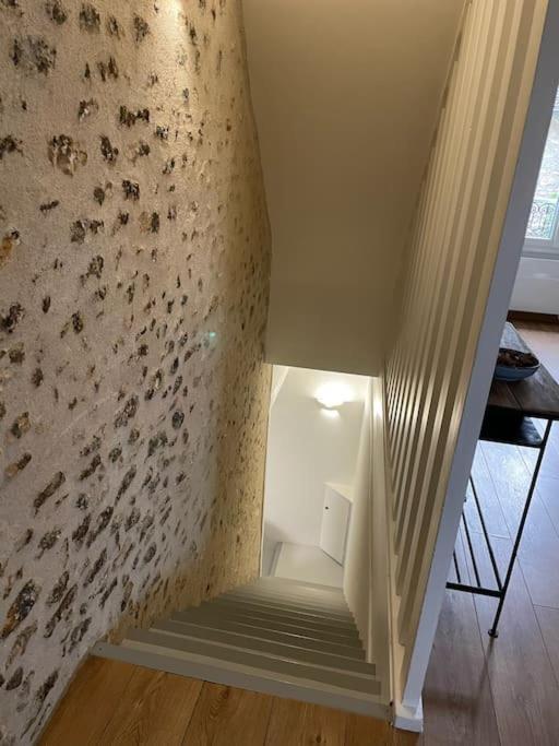 Tiny Paradise - 2 Bedrooms Apartment Montigny-sur-Loing المظهر الخارجي الصورة