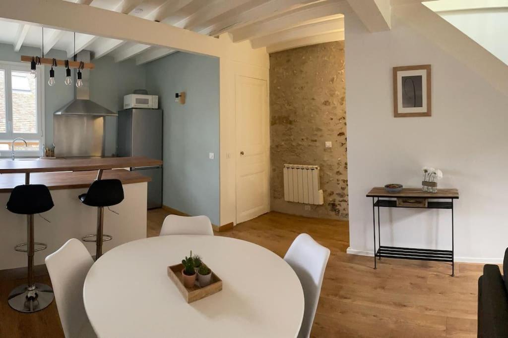 Tiny Paradise - 2 Bedrooms Apartment Montigny-sur-Loing المظهر الخارجي الصورة